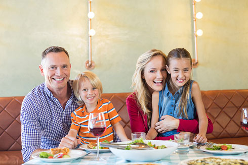 Eltern wollen für ihre Kinder gesundes Essen im Restaurant