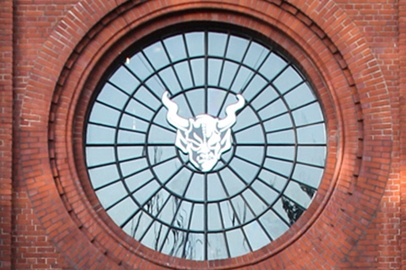 Ein Gargoyle ziert das Logo der Stone Brewing Company