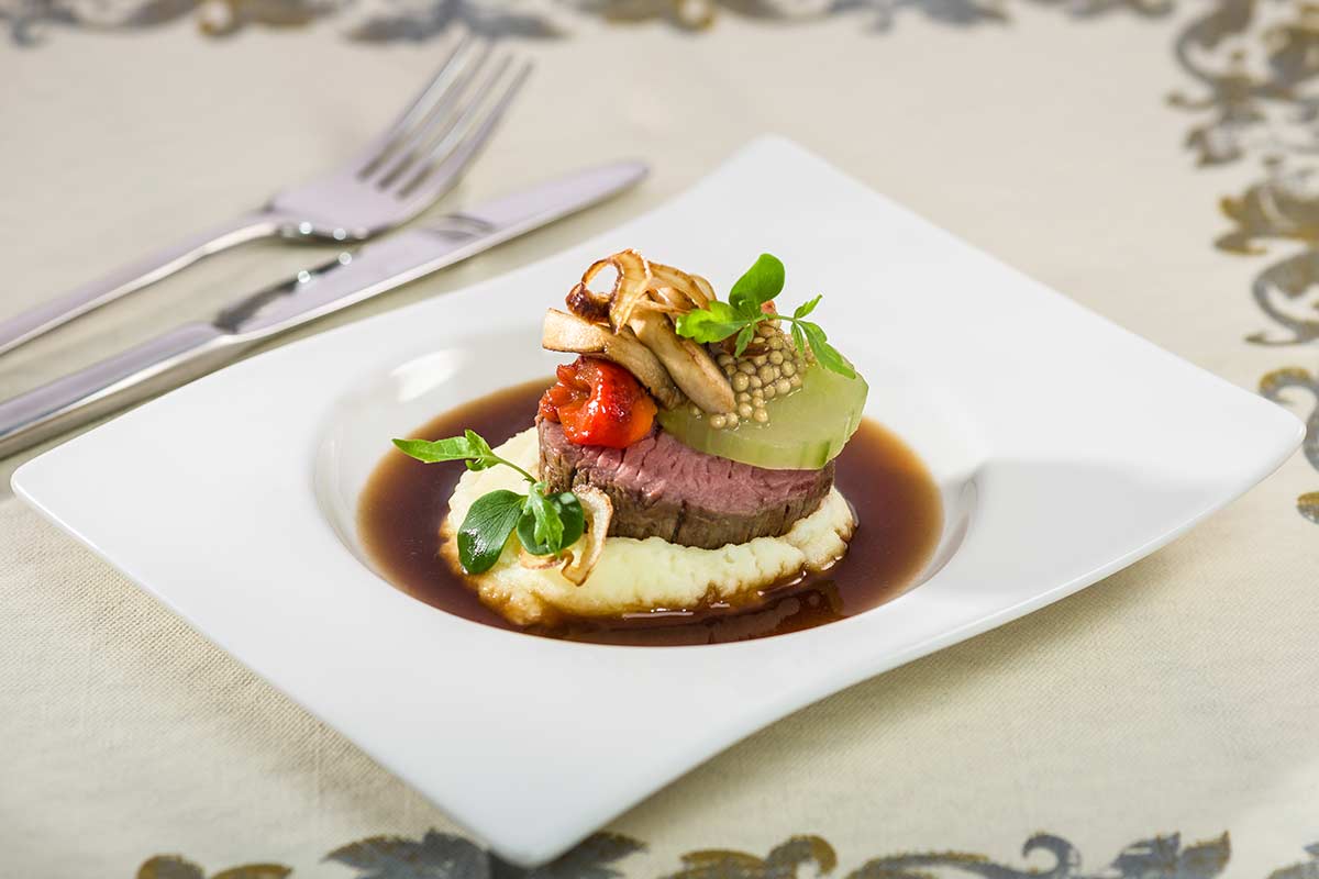 Bistro Filet Beef Stroganoff Mit Cremigem Kartoffelp Ree Und Gem Se