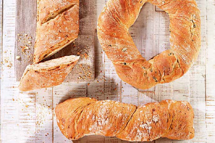 Köstliches Baguette mit Oliven