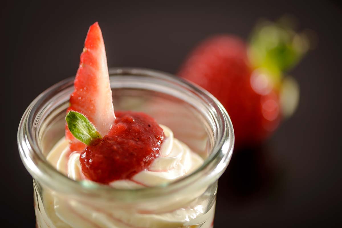 Bayerische Creme mit Erdbeermark | Rezept